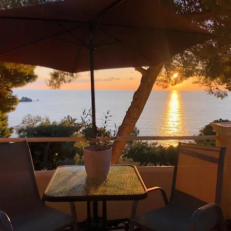 Onar By The Sea Апартаменты