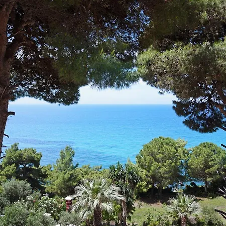 Onar By The Sea شقة